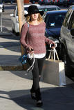 th_85436_Preppie_Emma_Roberts_shopping_in_LA_13_122_1008lo.jpg