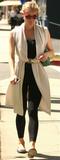 th_41149_Diane_Kruger_was_spotted_shopping_at_Milk_in_west_Hollywood146991_122_118lo.jpg