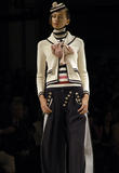 th_19107_md-aufeminin.com-ss06-rtw-paris-w-kenzo-001-rdgi8eth_122_208lo.jpg