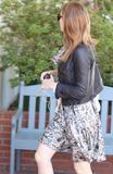 th_16216_Celebutopia-Jessica_Biel_out_running_errands_with_her_iPod_in_tow-09_122_527lo.JPG