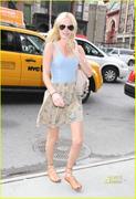 th_17665_kate_bosworth_met_ball_preparation_05_122_652lo.jpg