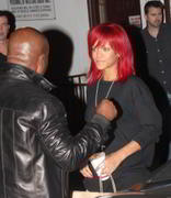 th_45216_RihannaoutandaboutinLosAngeles_01_122_692lo.jpg