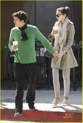 th_11602_orlando_bloom_miranda_kerr_pda_coffee_08_122_721lo.jpg