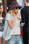 th_895881505_AshleyTisdale03032012OutWithFriendsinSantaMonica1_122_749lo.jpg