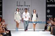 th_334769890_rohan_arora_accessory_show_lfw_wf_2010_019_122_810lo.jpg