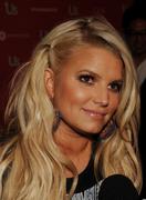 th_54488_Tikipeter_Jessica_Simpson_Hot_Hollywood_April_26_1_089_123_997lo.jpg