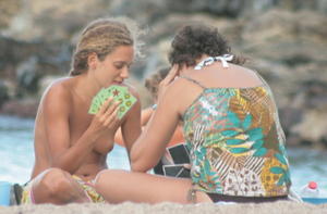 Beach Candid Voyeur Spy of Teens on Nude Beach -j4jqbncmwj.jpg