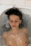 Elisabeth-bathtub-beauty-44ewu3maq3.jpg