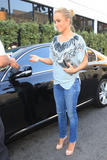 http://img220.imagevenue.com/loc546/th_09320_Hayden_Panettiere_heads_to_Beso_restaurant_in_West_Hollywood_11_122_546lo.jpg