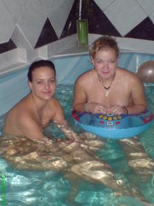 Girlfriends Pool And Bath Tub l4hv05b5wh.jpg