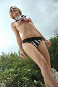 Blonde Babe Posing Outdoors z0uf27bhjr