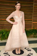 http://img220.imagevenue.com/loc964/th_953720378_EmmyRossum03022014VanityFairOscarPartyinWestHollywood14_122_964lo.jpg