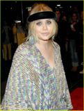 http://img220.imagevenue.com/loc99/th_16515_mary-kate-olsen-new-years-in-april-04_122_99lo.jpg